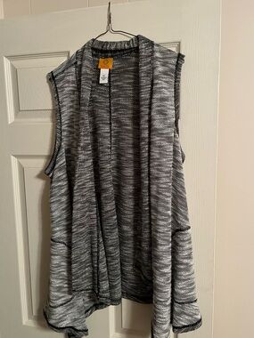 Ruby Rd. Black and Gray Open-Front Knit Vest Wrap